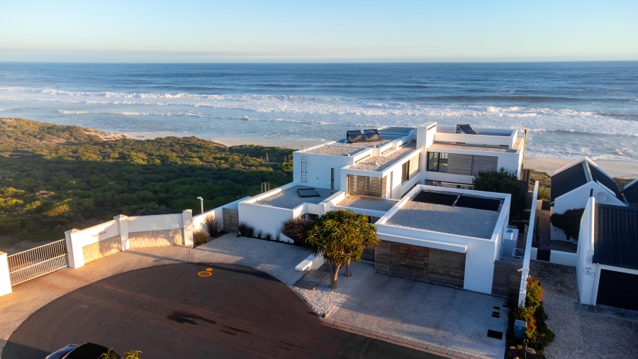 6 Bedroom Property for Sale in Yzerfontein Western Cape
